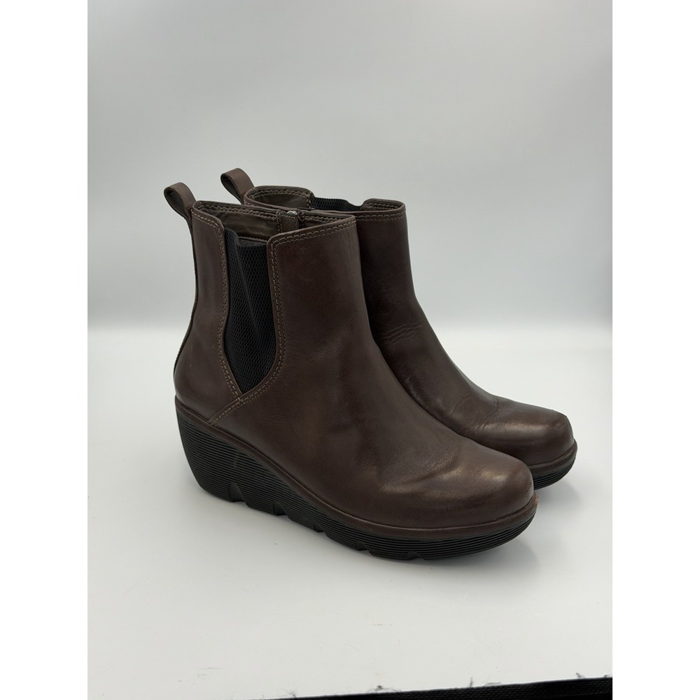 Clarks Brown Leather Chelsea Ankle Boots Women's Size 9 Side Zip Comfort Scuffs